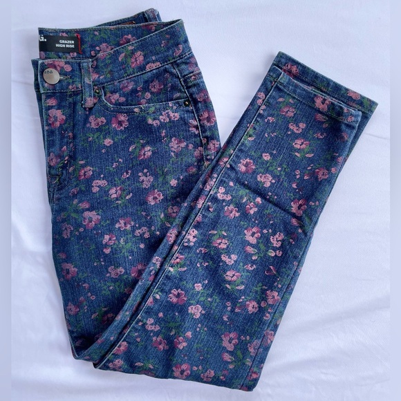 BDG High Rise Floral Jeans - Size 27 - EUC - Picture 1 of 7